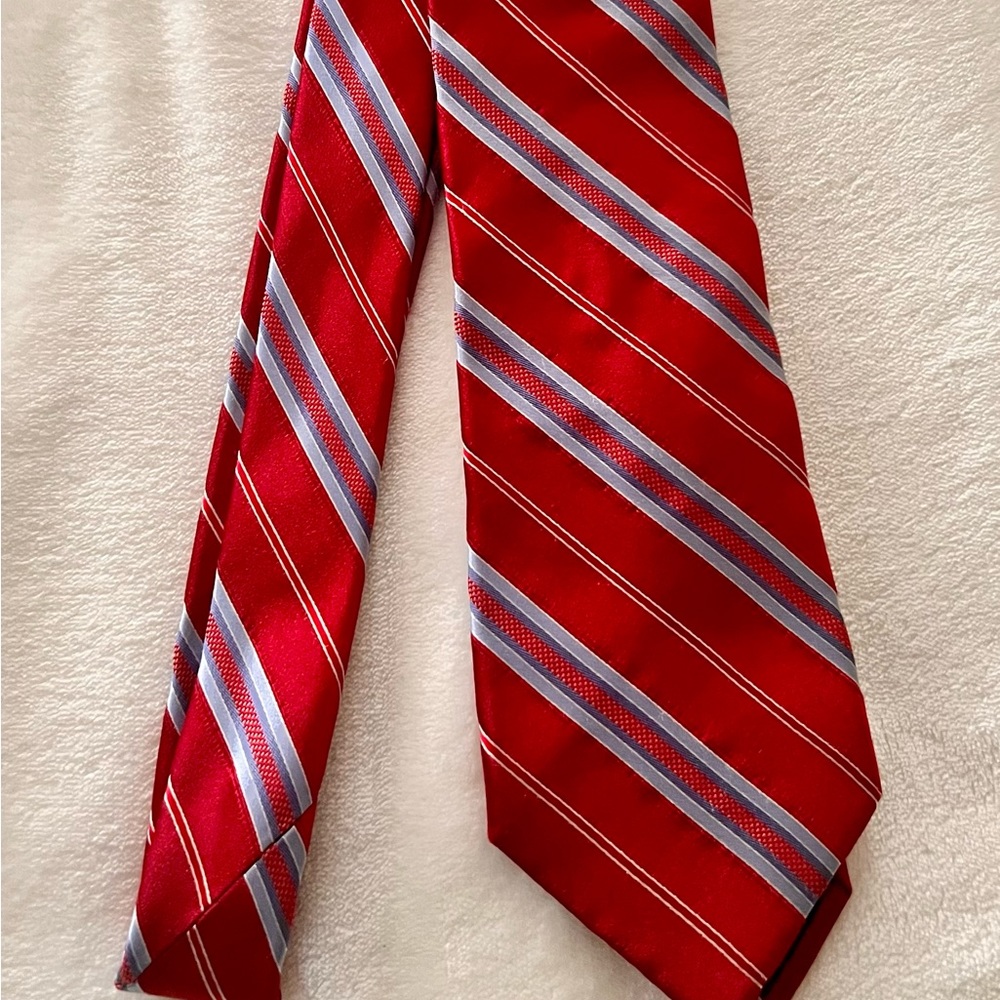 Valentino silk tie in good condition